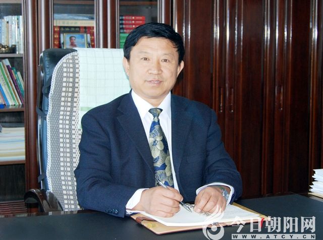 辽宁省朝阳市第二高级中学校长 李文龙