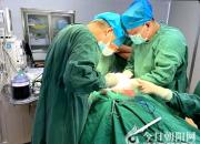 辽宁省肿瘤医院刘宏伟到北票市中心医院坐诊（刘炎 胡峰）