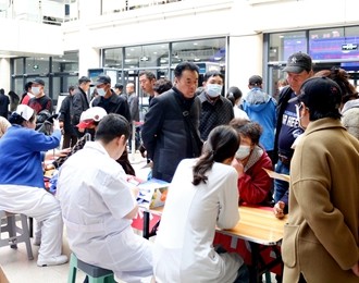 朝阳市中心医院开展第29个世界帕金森病日公益义诊活动