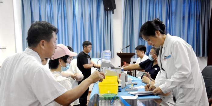 医者仁心献热血 喜迎“七·一”践初心——朝阳市中心血站携手朝阳市第二医院开展爱心献血活动”
